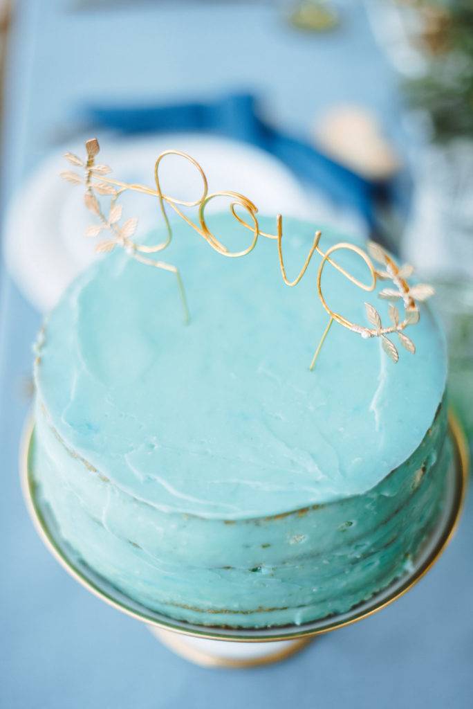 Gâteau turquoise pour une bachelorette party Turquoise cake for a bachelorette party