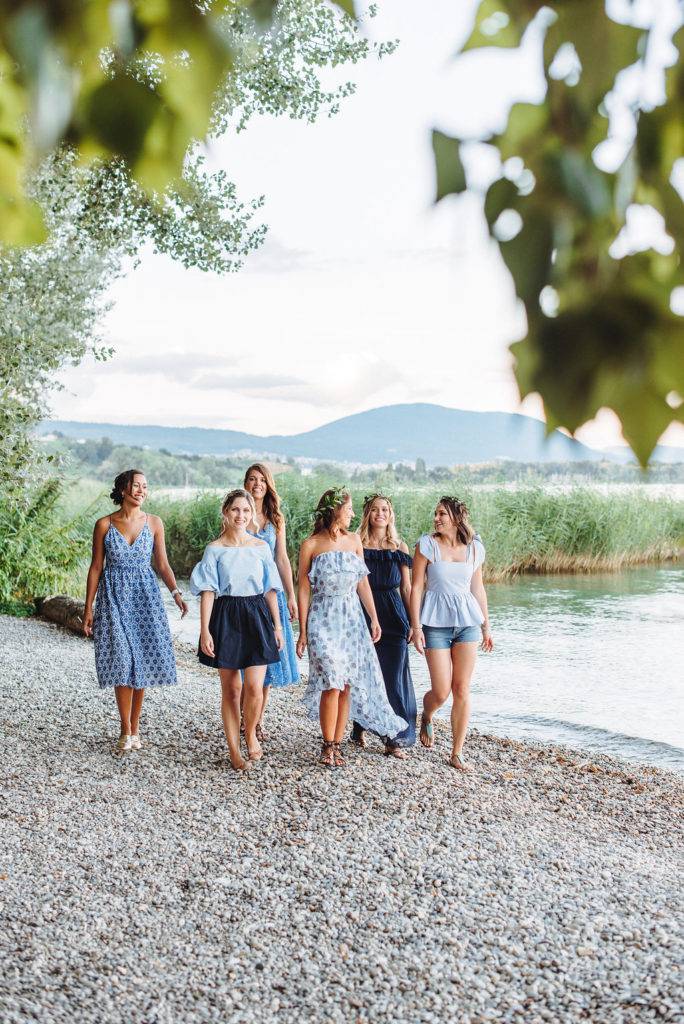 Bachelorette party by the lake Enterrement de vie de jeune fille au bord du lac