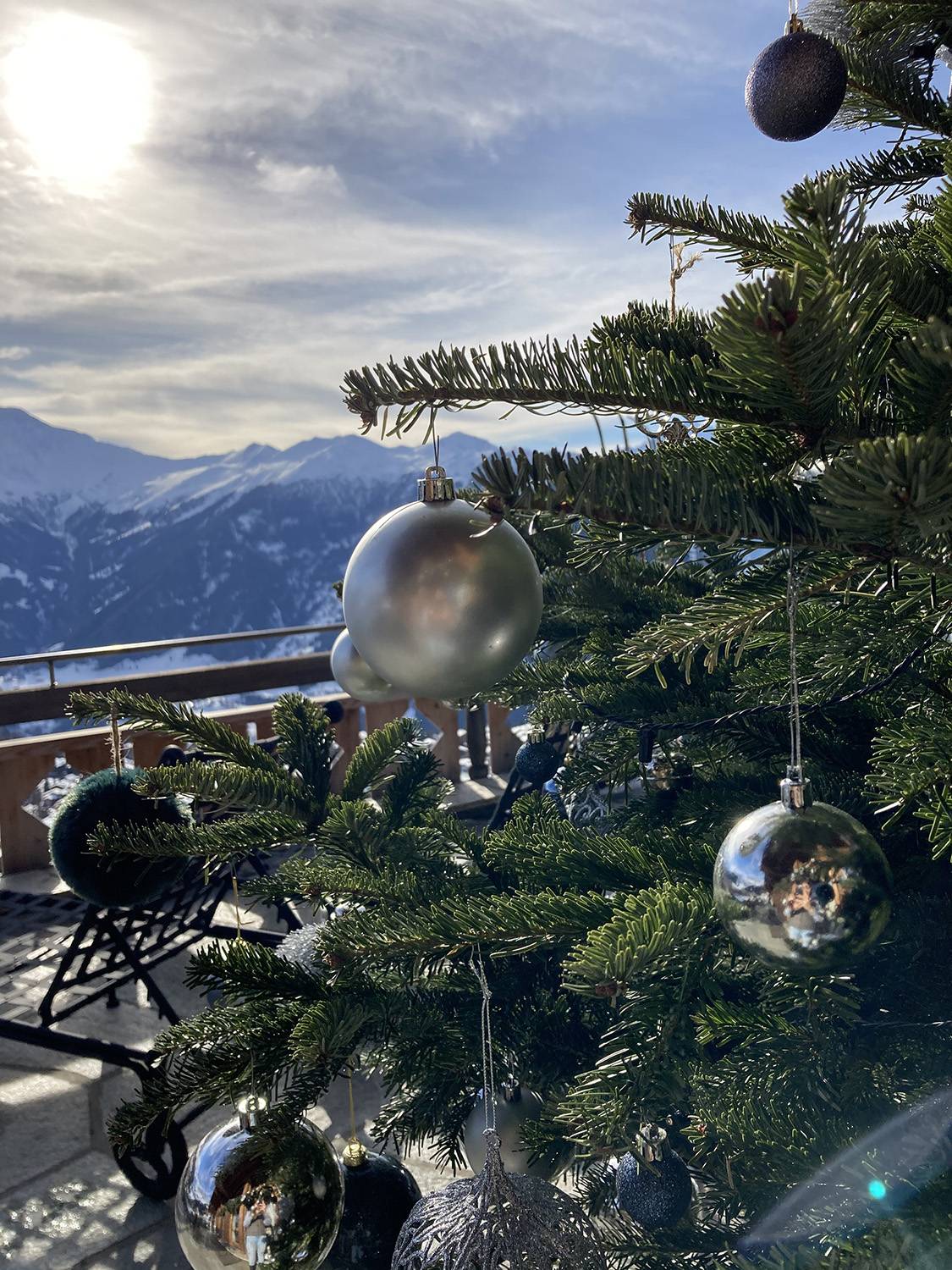 chalet holiday decor christmas tree