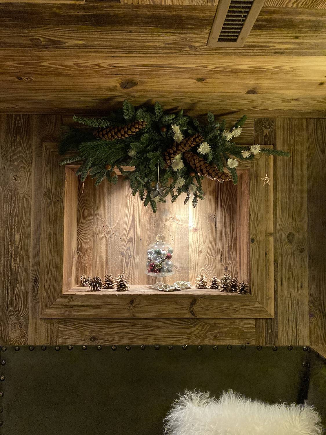 chalet holiday decor for christmas