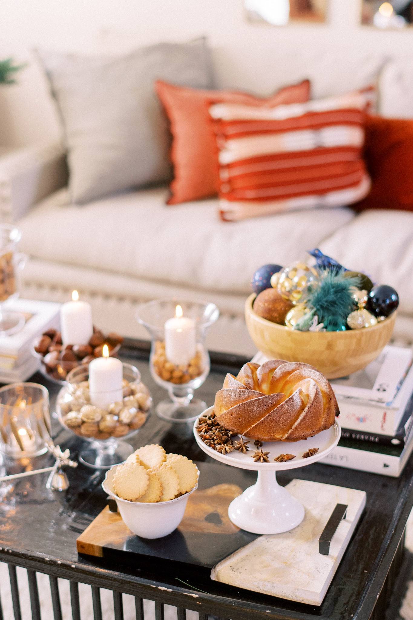 holiday decor bundt cake