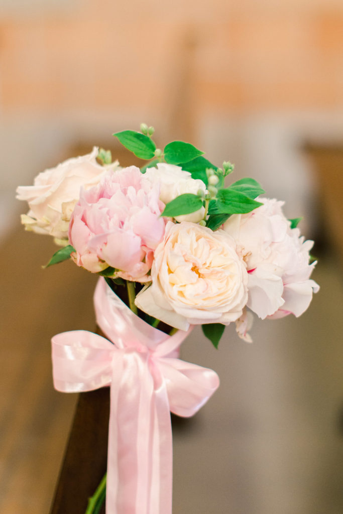 church flowers Baptism Christening peonies Baptême pivoines bouquet de fleurs