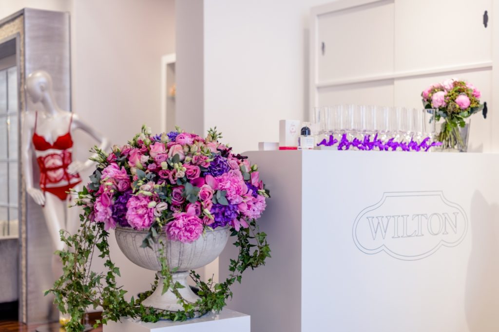 Launch party - bridal boutique opening - ouverture de boutique - Event planning by Events by Loukia - flower arrangement