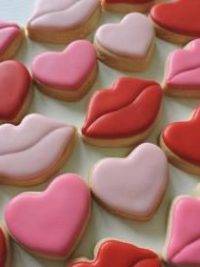 heart and lips cookies