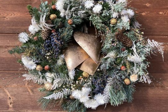 chalet holiday decor christmas wreath